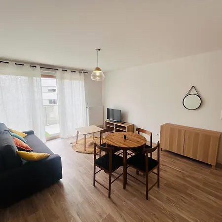 Lechapee Champenoise Terrasse Apartman